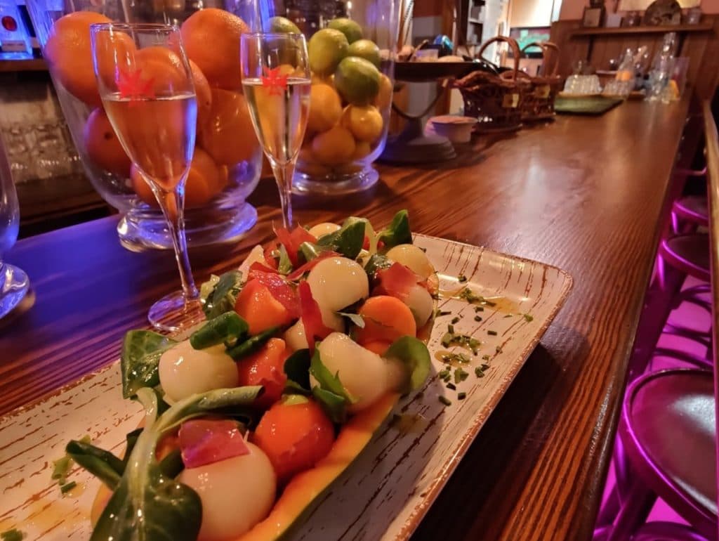 Interior del restaurante El Cuerno en La Lonja, Palma de Mallorca